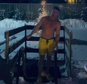 Костромской актер Роман Курцын заранее готовится к Крещению