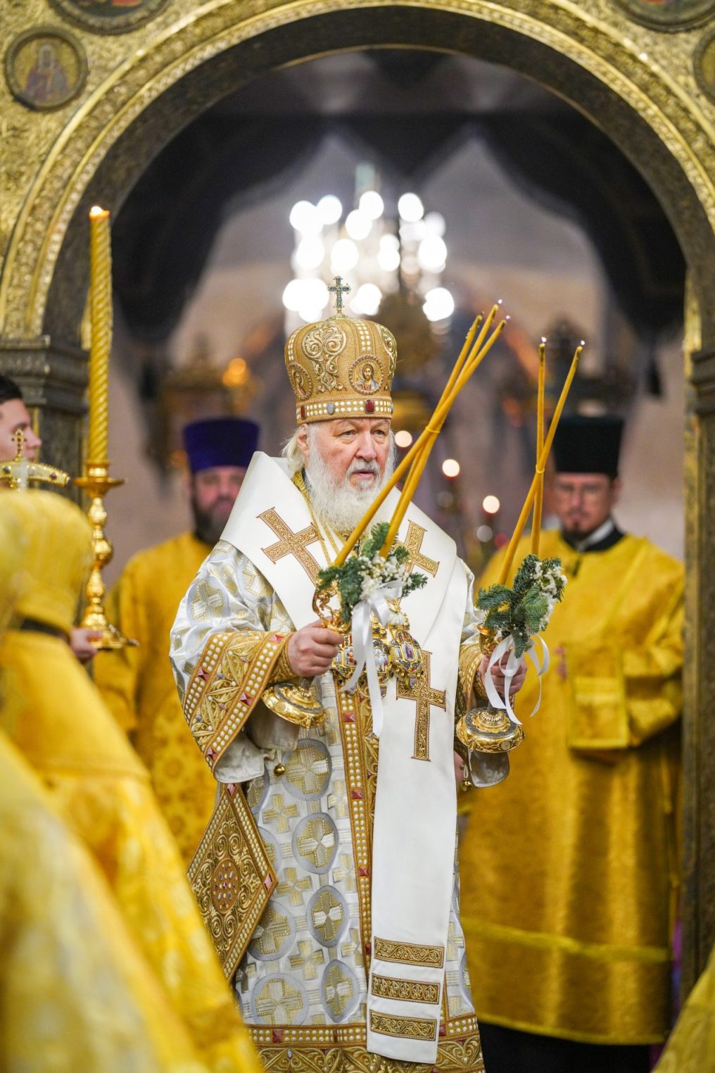 К кому костромичам стоит обращаться за повышением зарплаты — к Богу или начальнику?