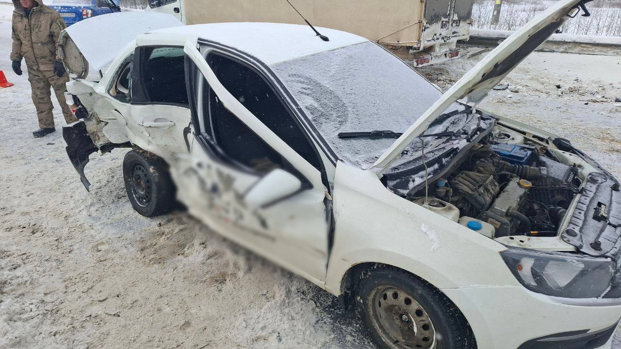 «Лада» устроила тройное ДТП с пострадавшими на костромской трассе