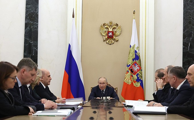 Путин: четвертый ребенок закроет часть ипотеки 