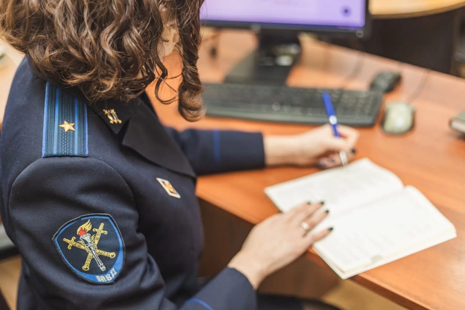 Перестрелка на дороге: подросток под Костромой несколько раз выстрелил в не пропустившего его водителя