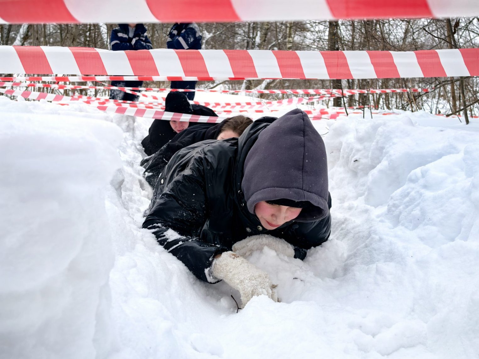 И снег, и ветер: в Костроме прошла экстремальная гонка «ZOVЗимы»