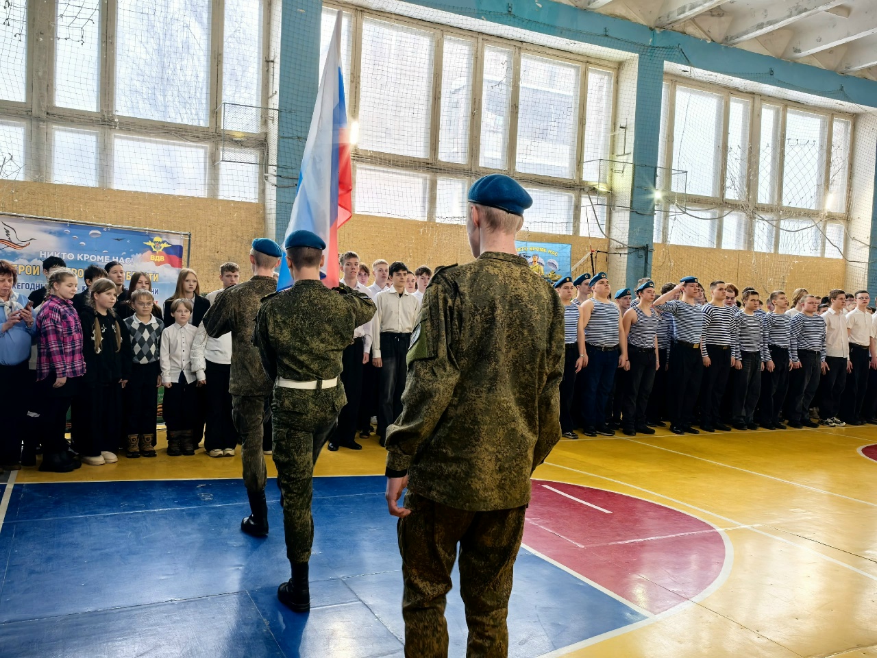 В Костроме конкурс строя и песни посвятили погибшим выпускникам