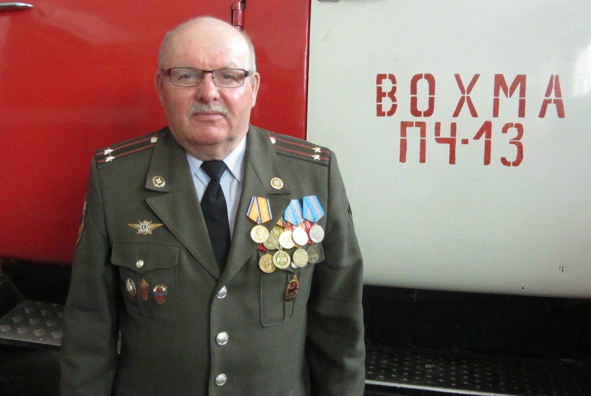 Отставной пожарный начальник строит под Костромой холодные шедевры