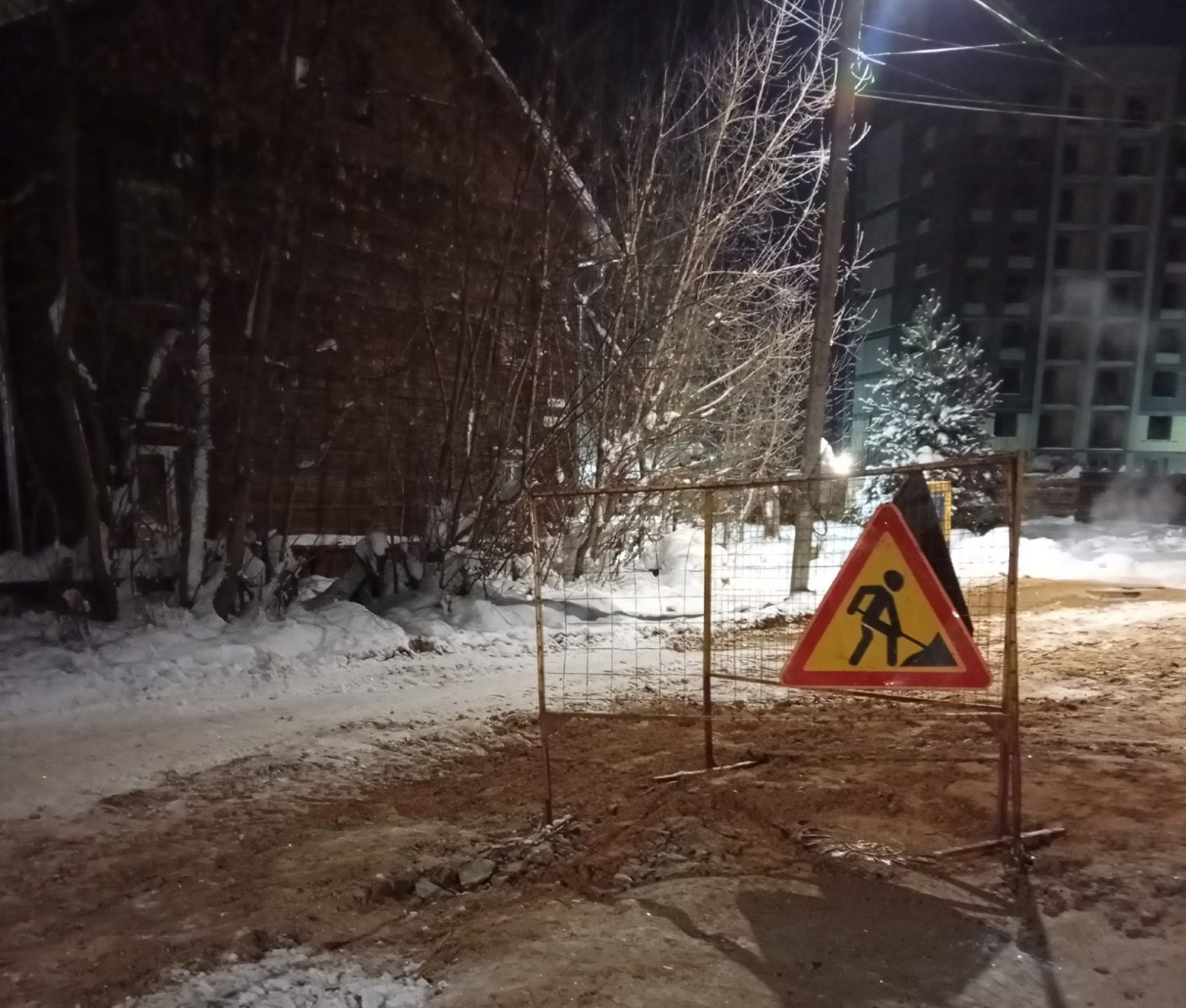 В Костроме жители пять дней остаются без воды после аварии на 5-й Рабочей