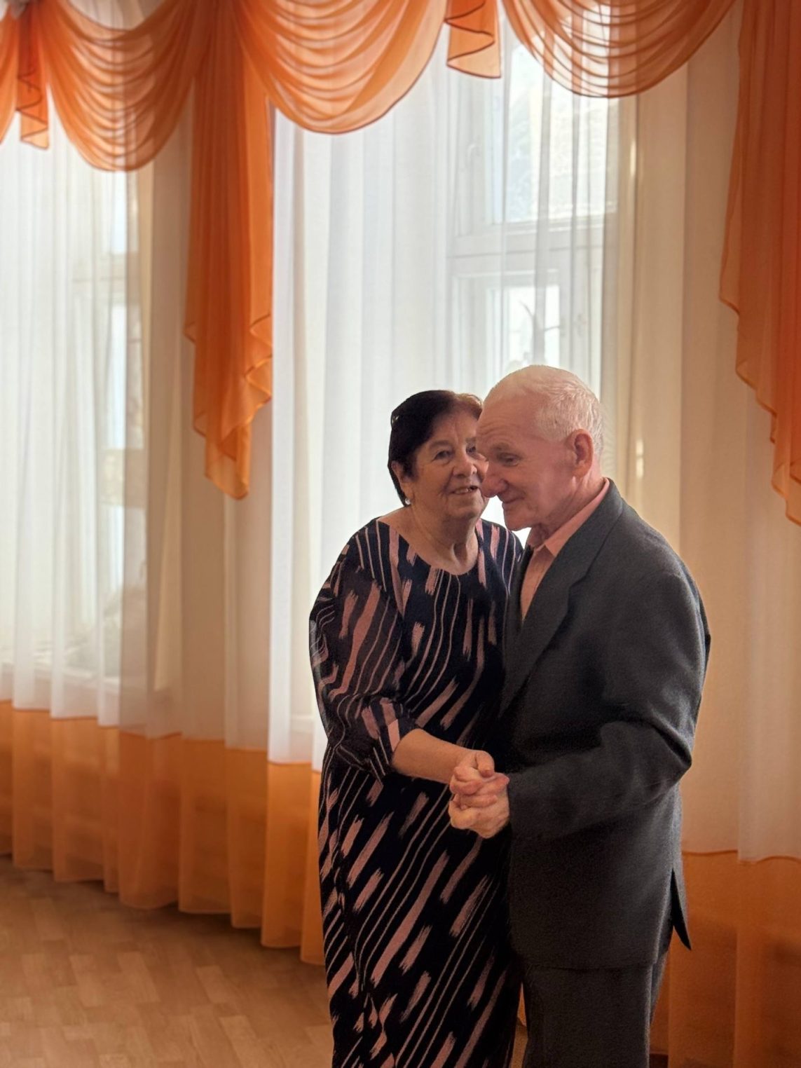 Полвека любви и верности отметили супруги из костромского поселка