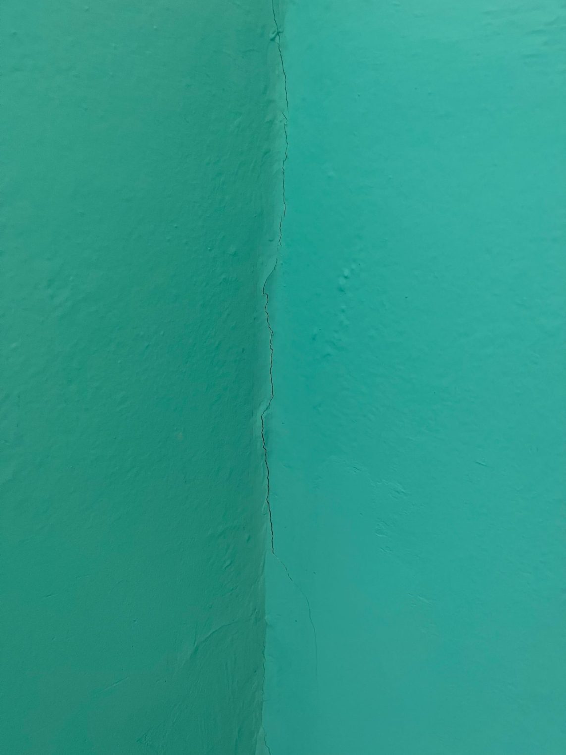 В Костроме один дом строят, второй рушится