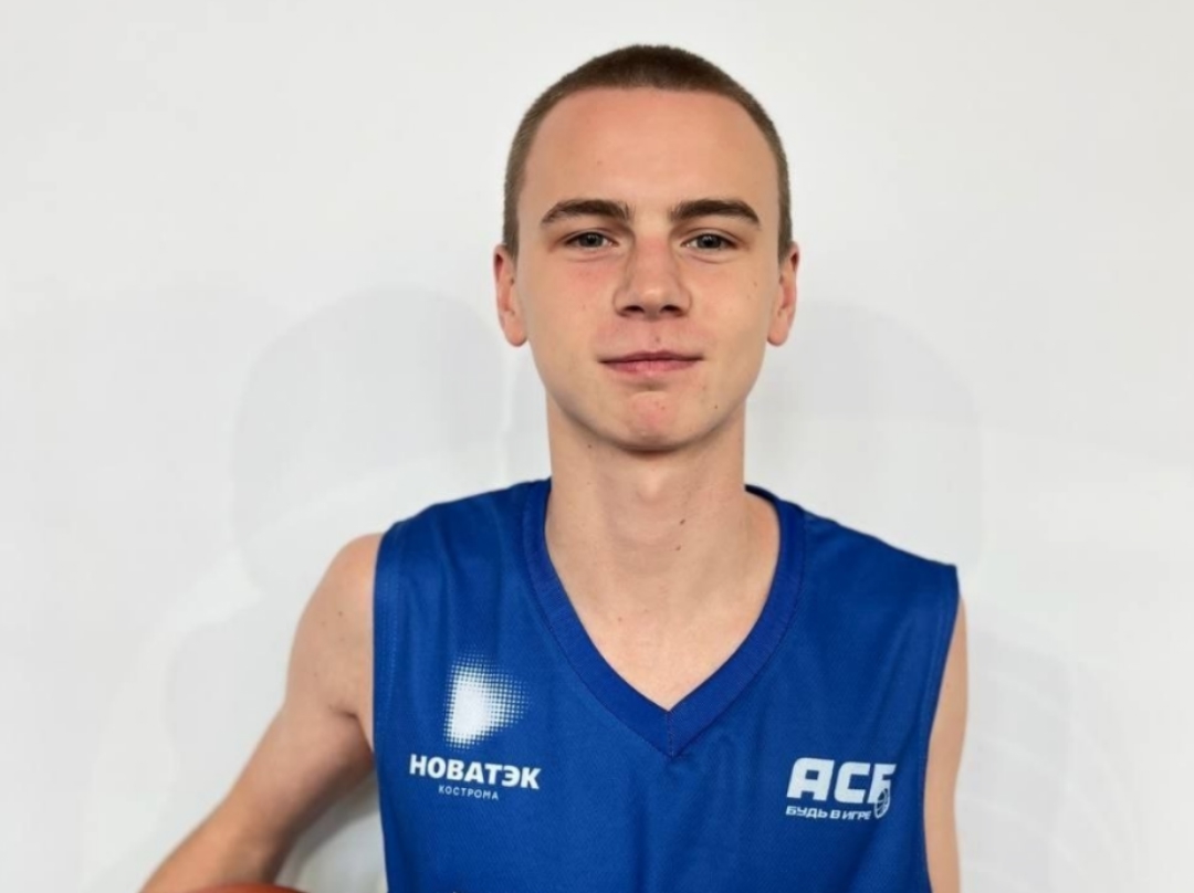 Илья Корнеев из Галича после страшного диагноза заново учится ходить и говорить