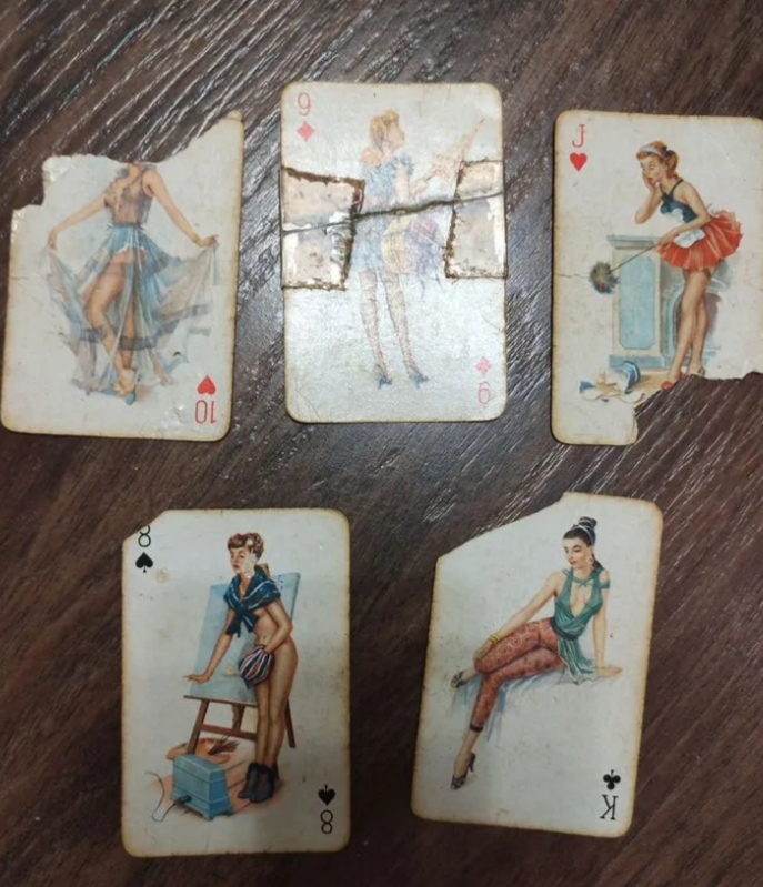 Редкие карты с полуголыми красотками продают в Костроме за миллион рублей