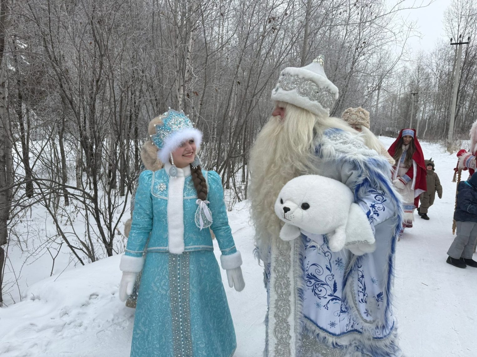 Костромская Снегурочка поднялась в небо над Байкалом