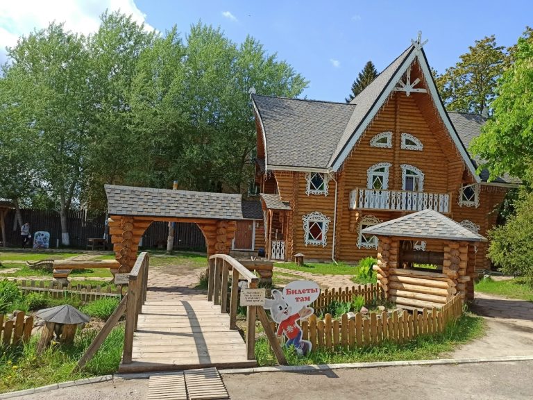 «Терем Снегурочки» приглашает окунуться в сказку