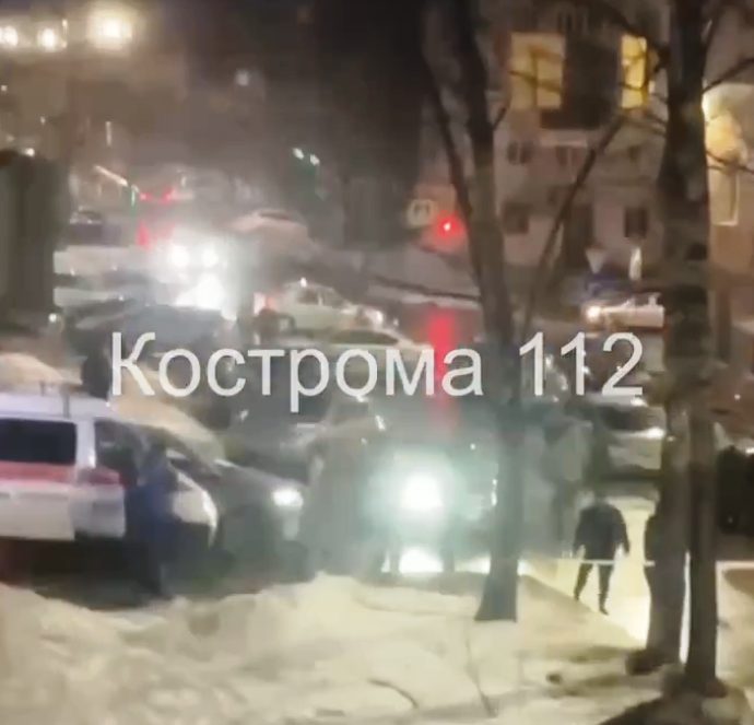 В Костроме около школы обнаружены обломки беспилотника с возможными следами взрывчатки