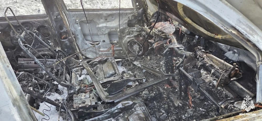 На рассвете в Костроме вспыхнул автомобиль