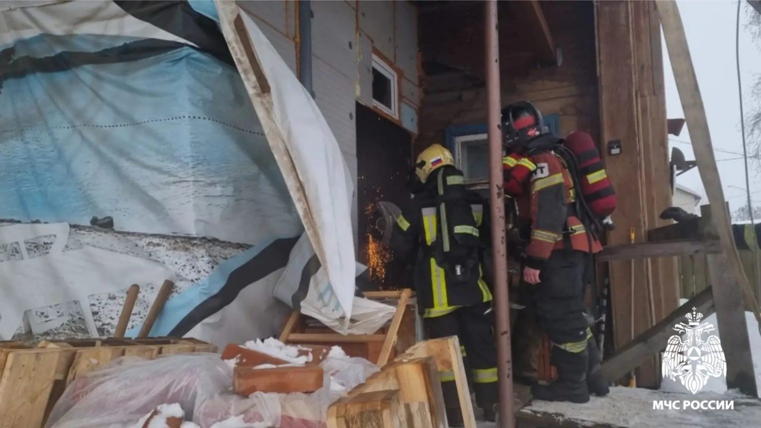 В Костроме загорелась двухэтажка