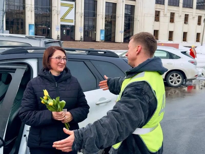 Жительниц соседнего Ярославля с 8 марта поздравил «полицейский» Роман Курцын
