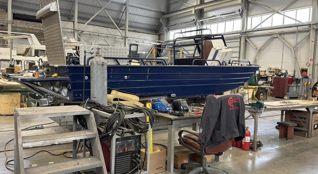 Помощнику президента Николаю Патрушеву показали модернизированное производство в Костроме