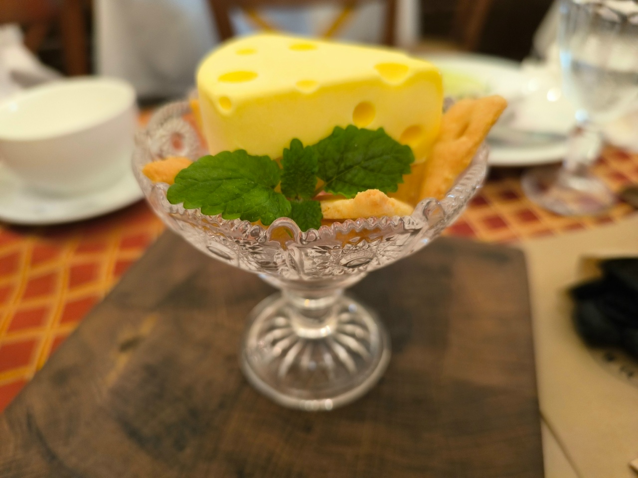 Чудо: в Костроме сыр при созревании стал в 10 раз жирнее