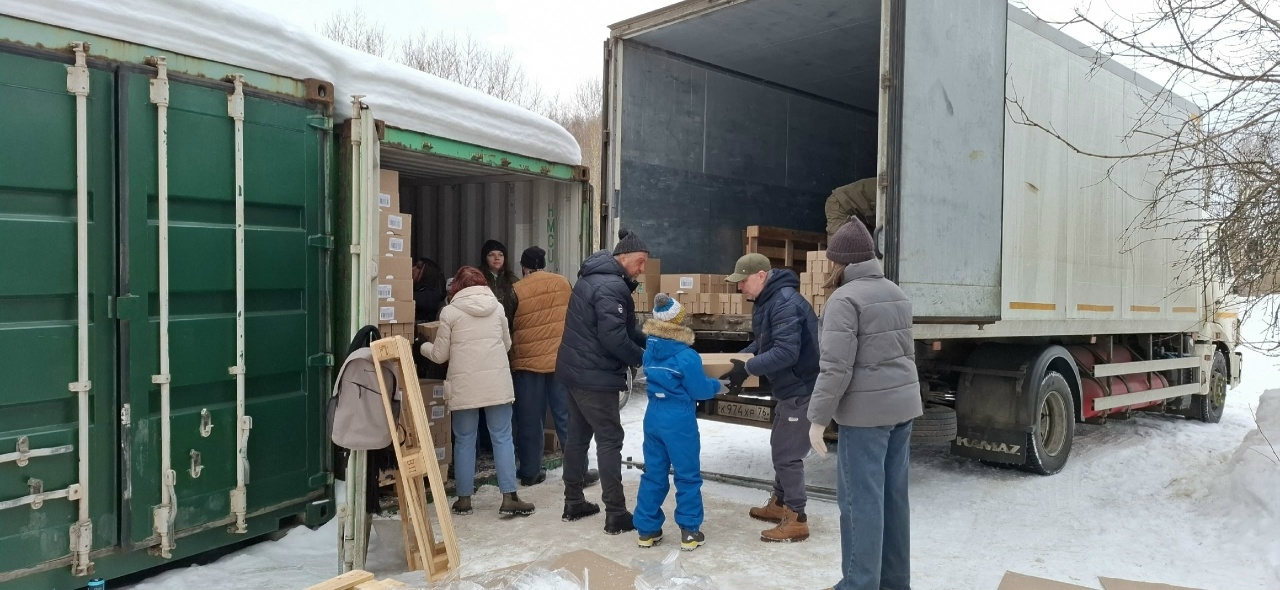 Костромской «Белый Бим» получил рекордную партию корма — и поделился со всей областью