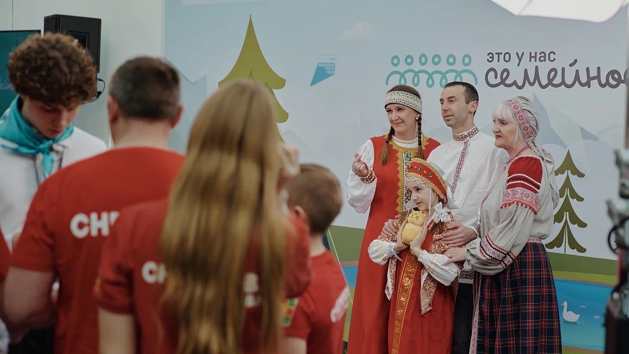 Мама 17-ти детей и костромская династия педагогов сразятся за 5 миллионов в Москве