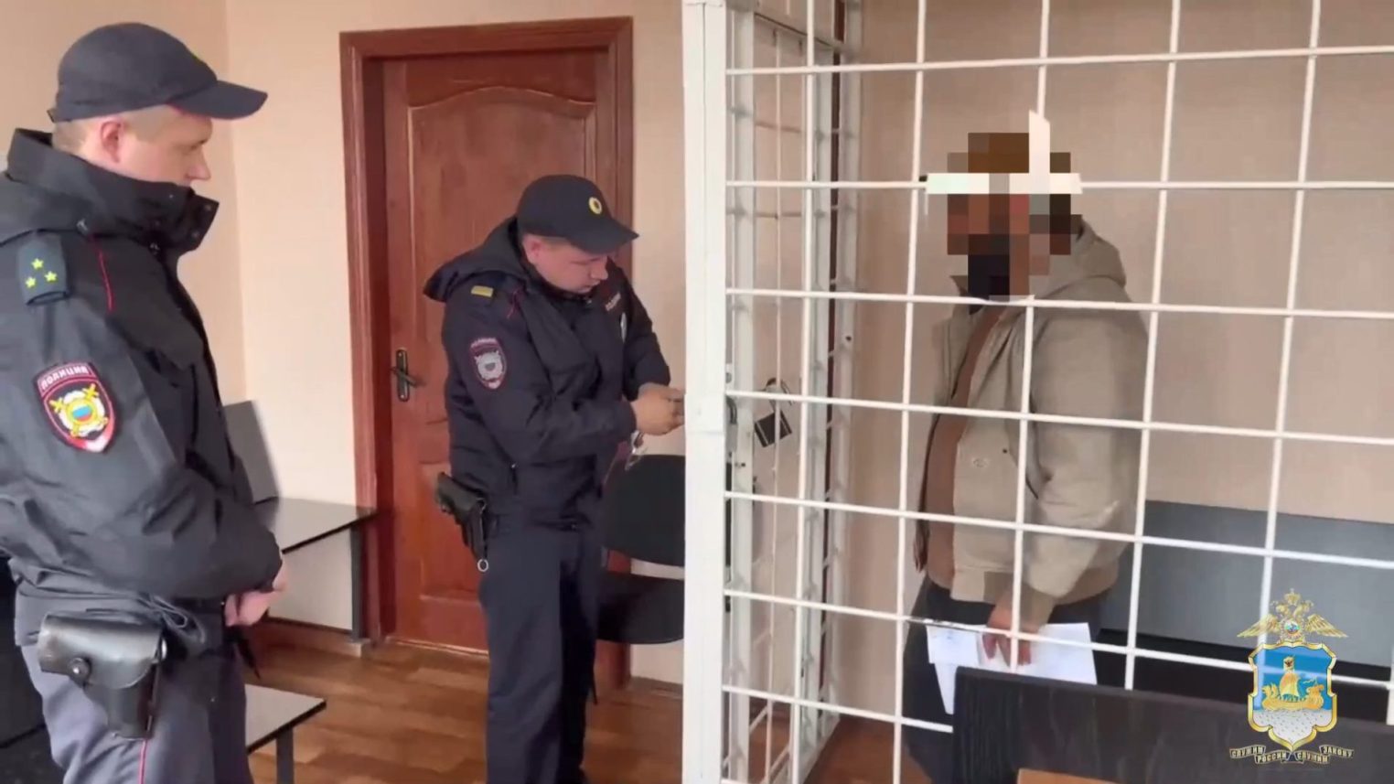 Костромичка не поверила полицейским и вручила курьеру жуликов 4 млн