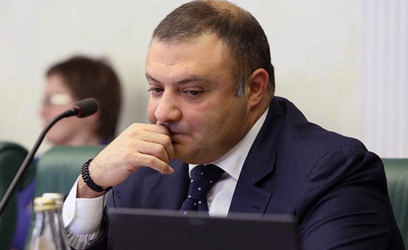 Человека, который представлял Кострому в сенате, ищут всей страной