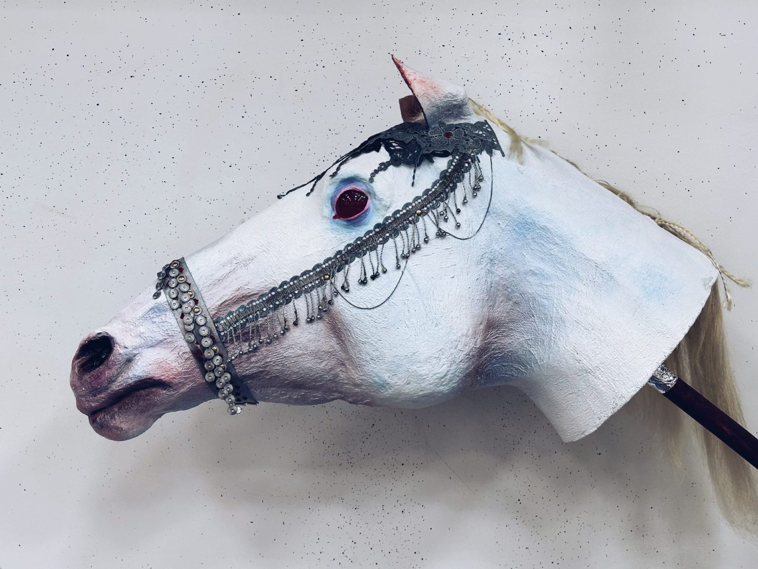 Костромской театр раскрыл тайну рождения сценических коней