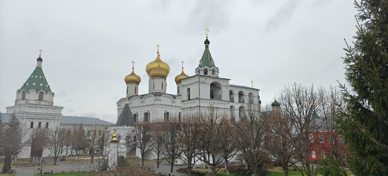 Бойцов, проходящих реабилитацию в госпитале, познакомили с достопримечательностями Костромы