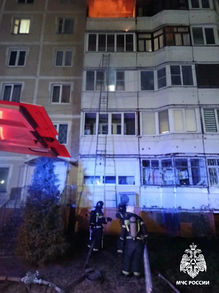 Пожар выгнал в ночь два десятка жильцов костромской многоэтажки