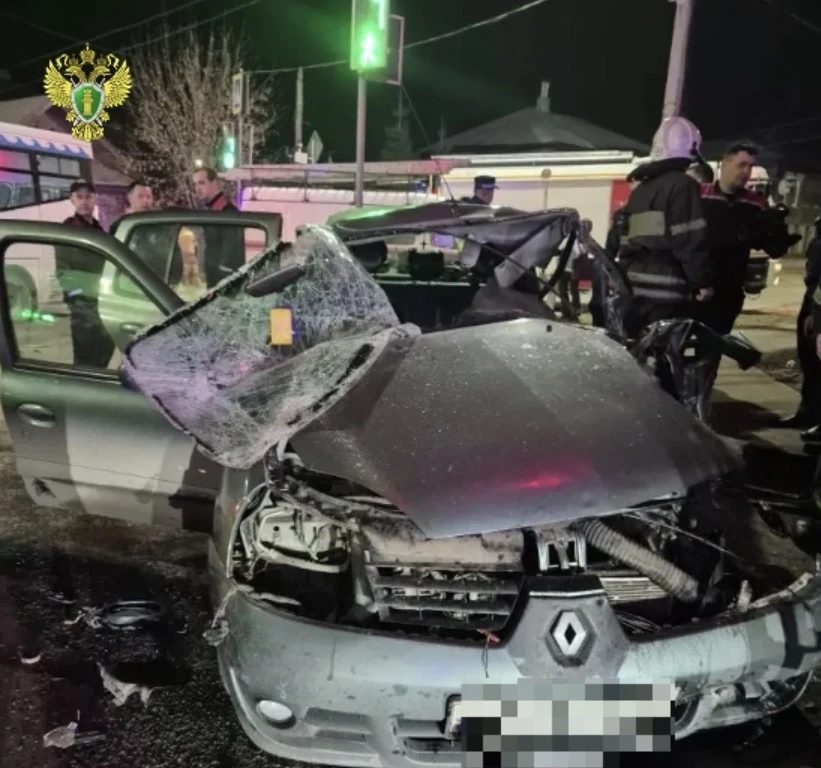 В Костроме подросток на "Рено" врезался в автобус с пассажирами