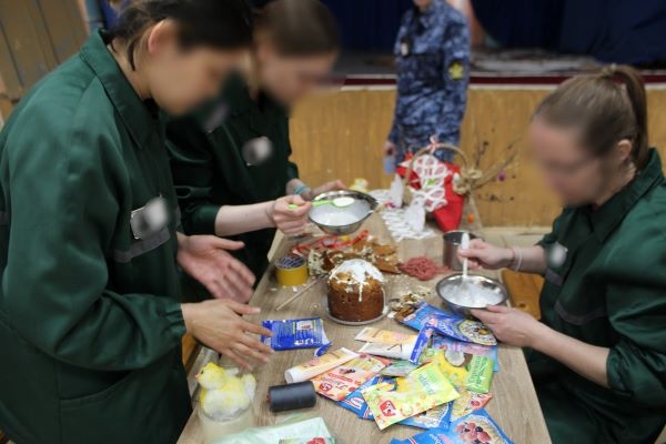 Осужденные костромички на Пасху мерялись расписными яйцами