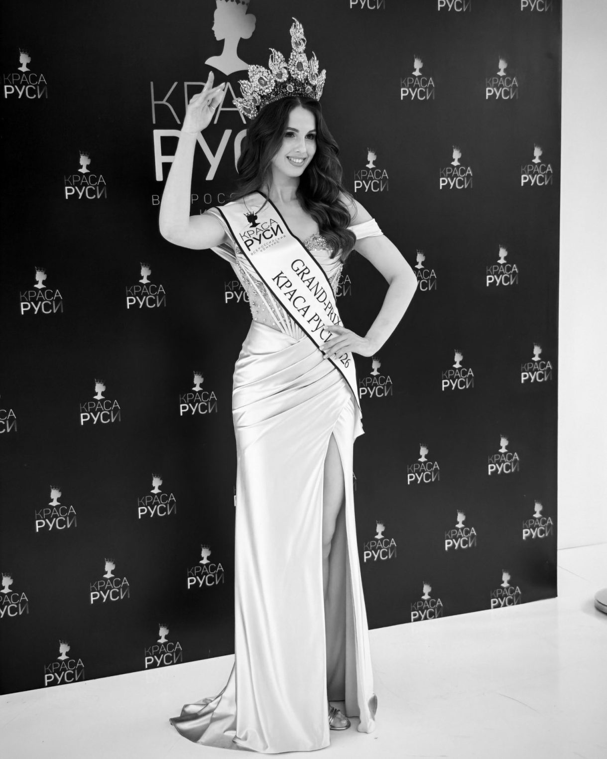 Модель из Костромы стала самой красивой девушкой на Руси