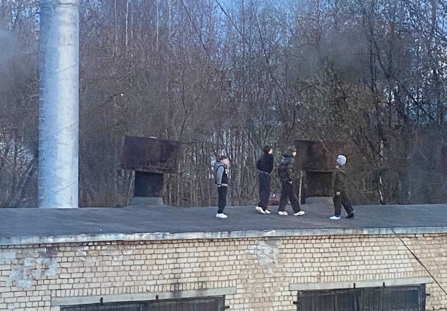 В Костроме установили подростков-экстремалов, лазавших по трубе