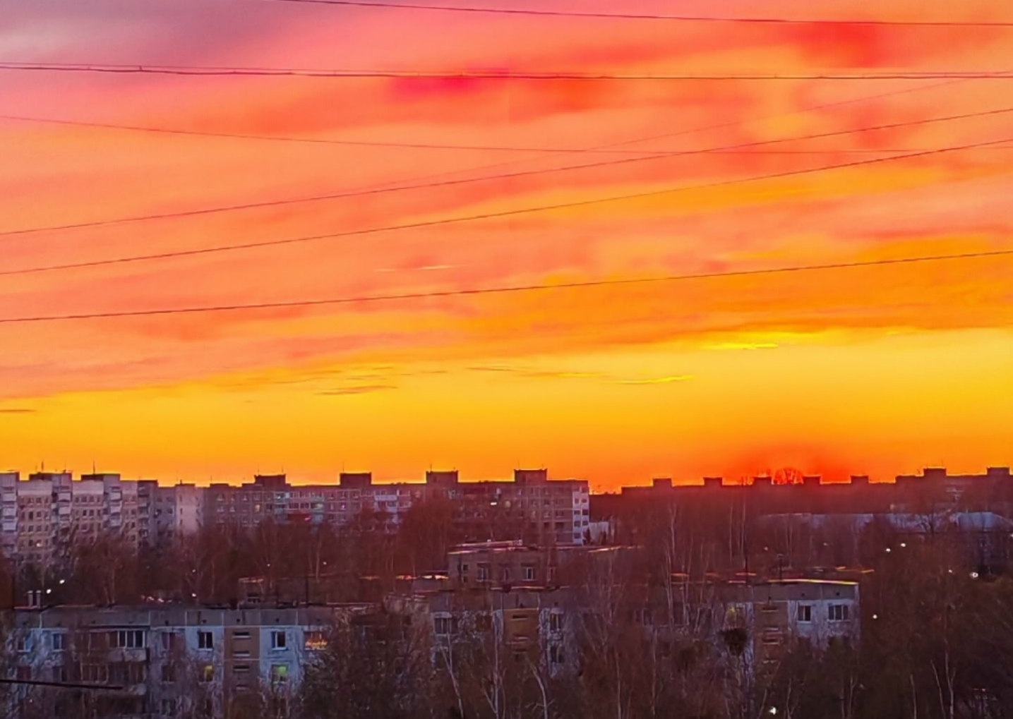 Костромичи делятся фотографиями невероятно красивого вечернего апрельского неба