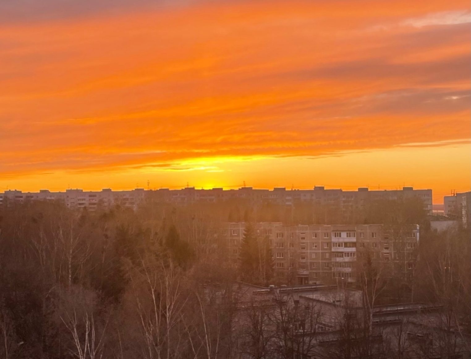 Костромичи делятся фотографиями невероятно красивого вечернего апрельского неба