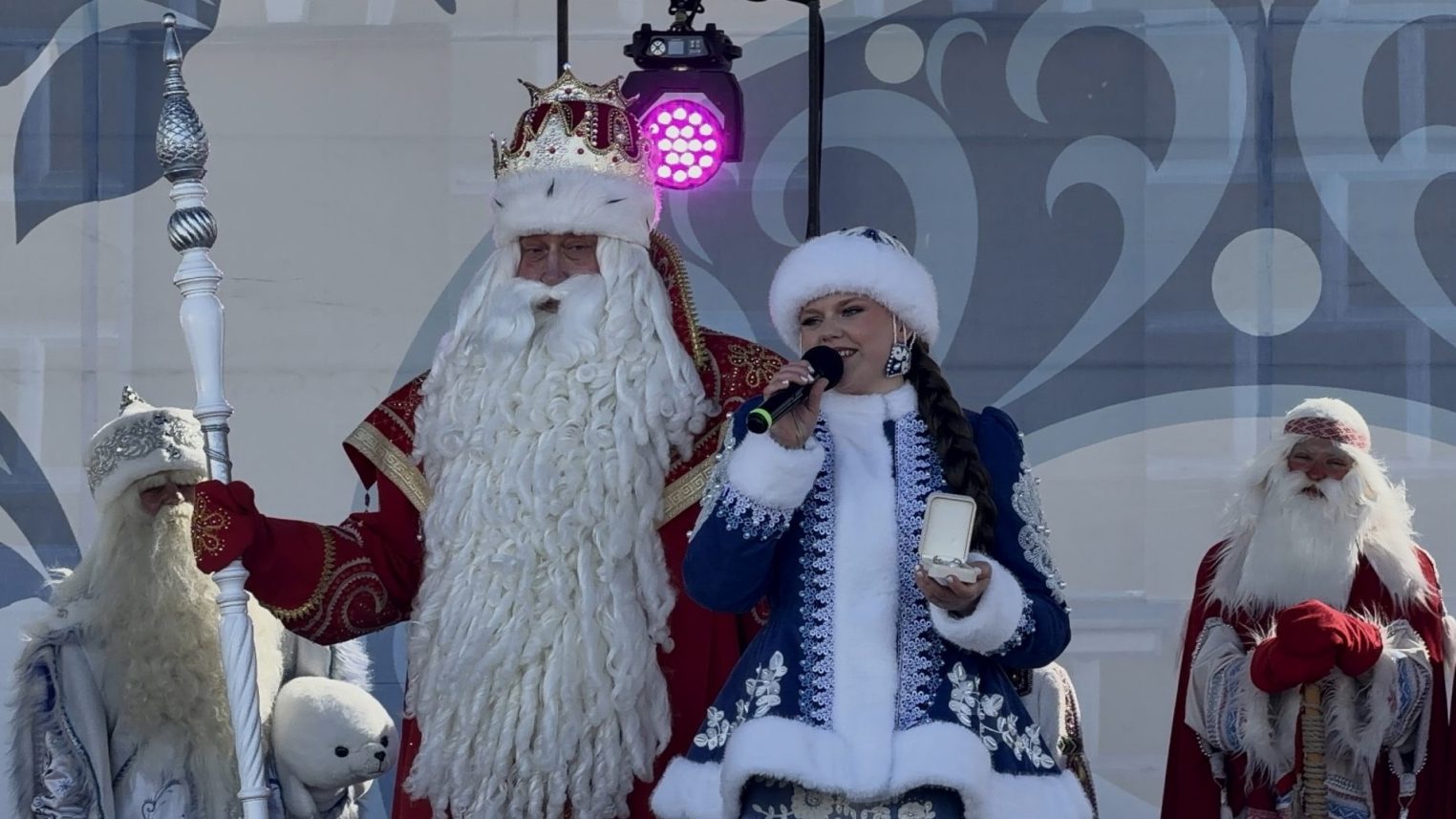 Воплощение сказки: серебряная коллекция компании «ДАР» признана ювелирным образом Российской Снегурочки