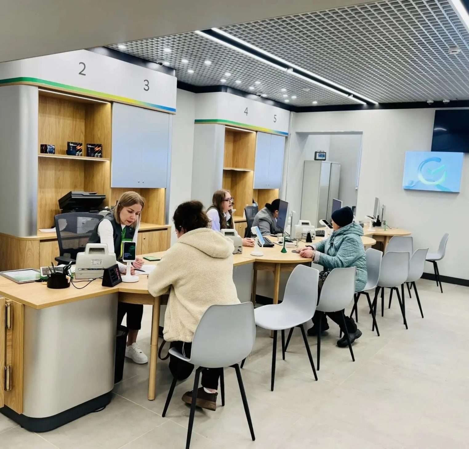 В поселке Красное-на-Волге открылся обновлённый офис Сбера