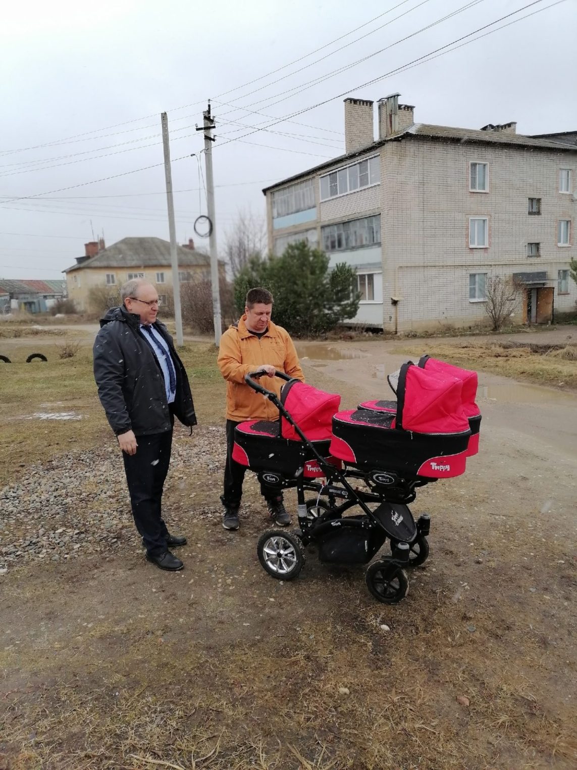 Уникальный случай: в Костромской области родилась тройня — и все девочки!