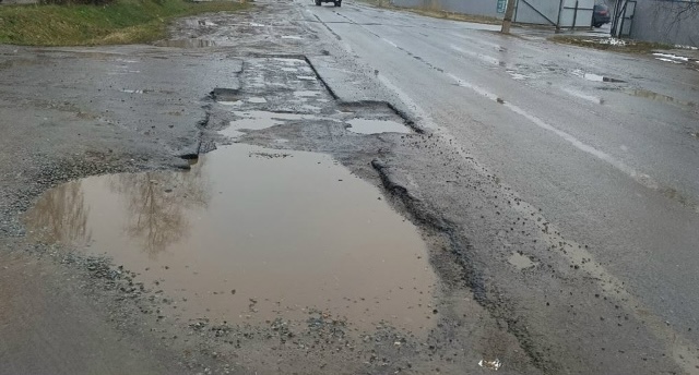 В Шарье дорожники забыли про существование прогноза погоды, а страдают жители