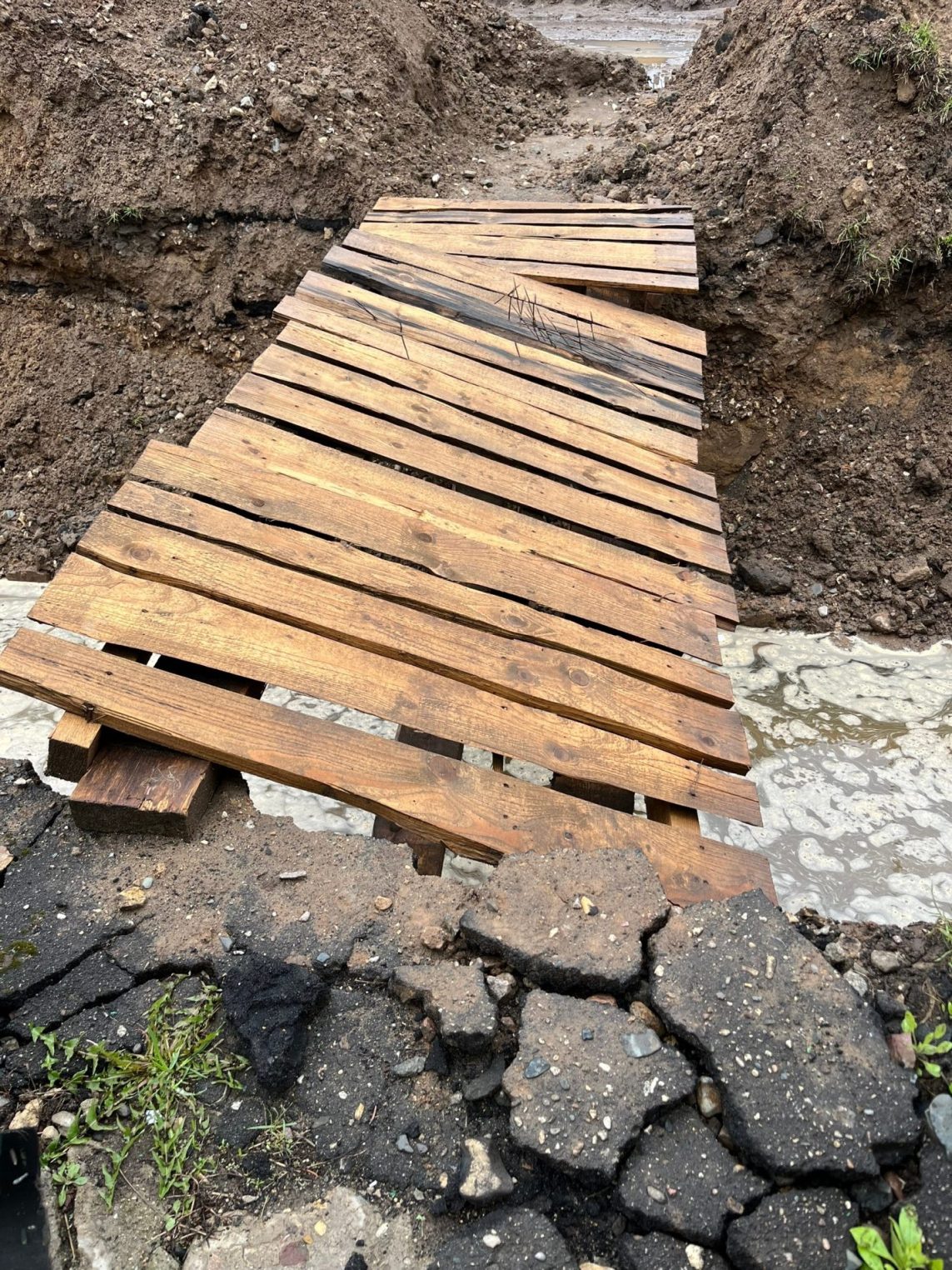 Жители костромского поселка не рады мосту