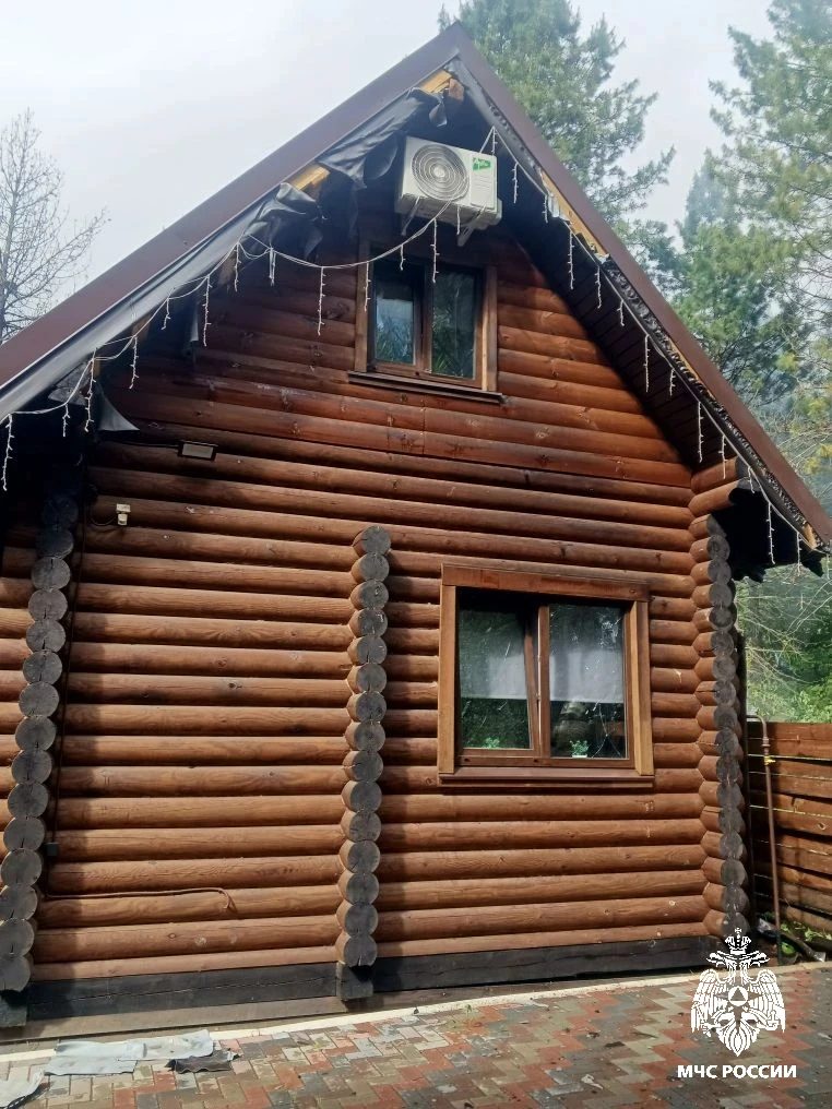 В Костроме вспыхнули деревянные постройки на проспекте Мира