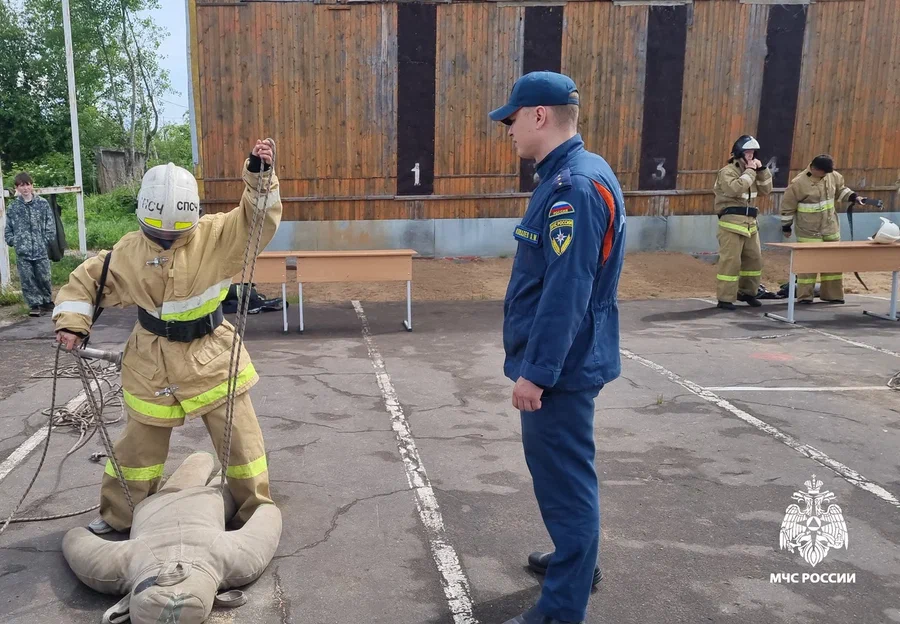 Костромские подростки прошли "Школу безопасности"
