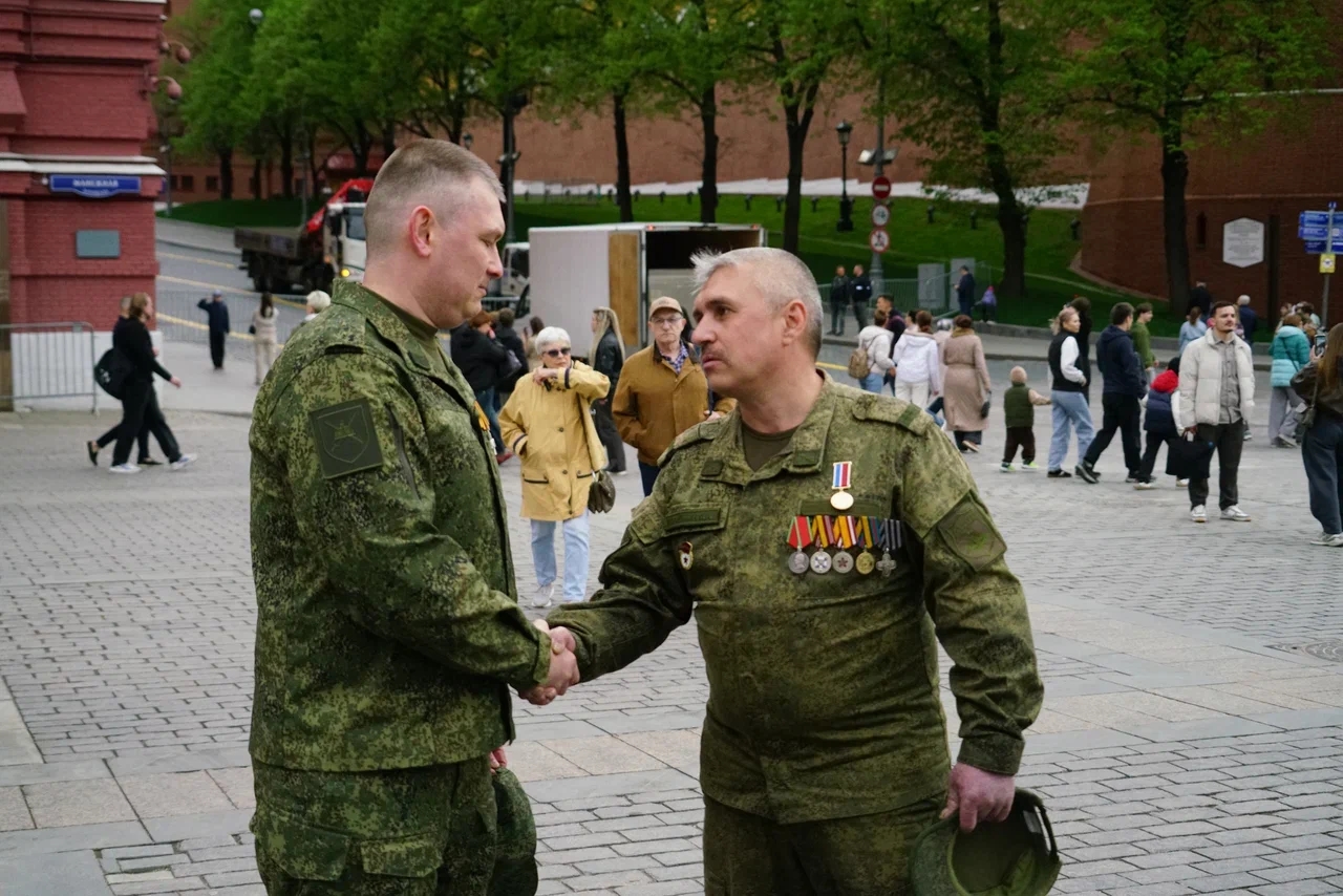 Руководитель костромского исполкома "Единой России" почтил память павших солдат в Москве