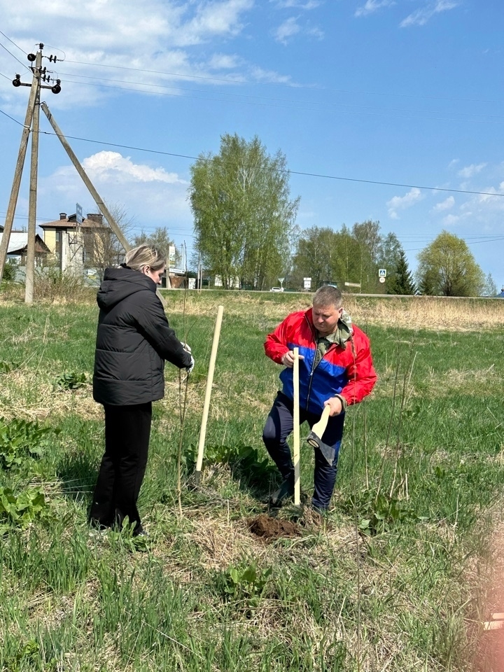 Под Костромой у Святого озера ко Дню Победы появился Сад Памяти