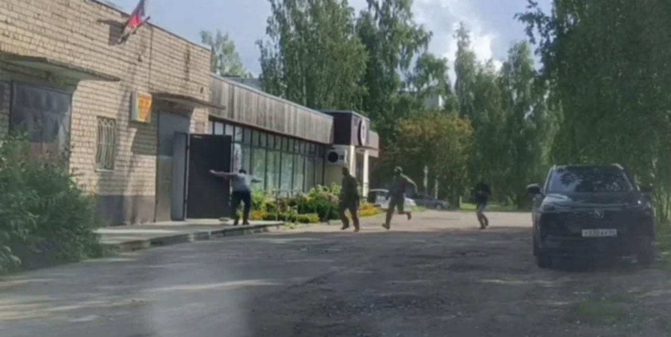 Шайку мздоимцев, торговавших персональными данными, разоблачили в Костроме