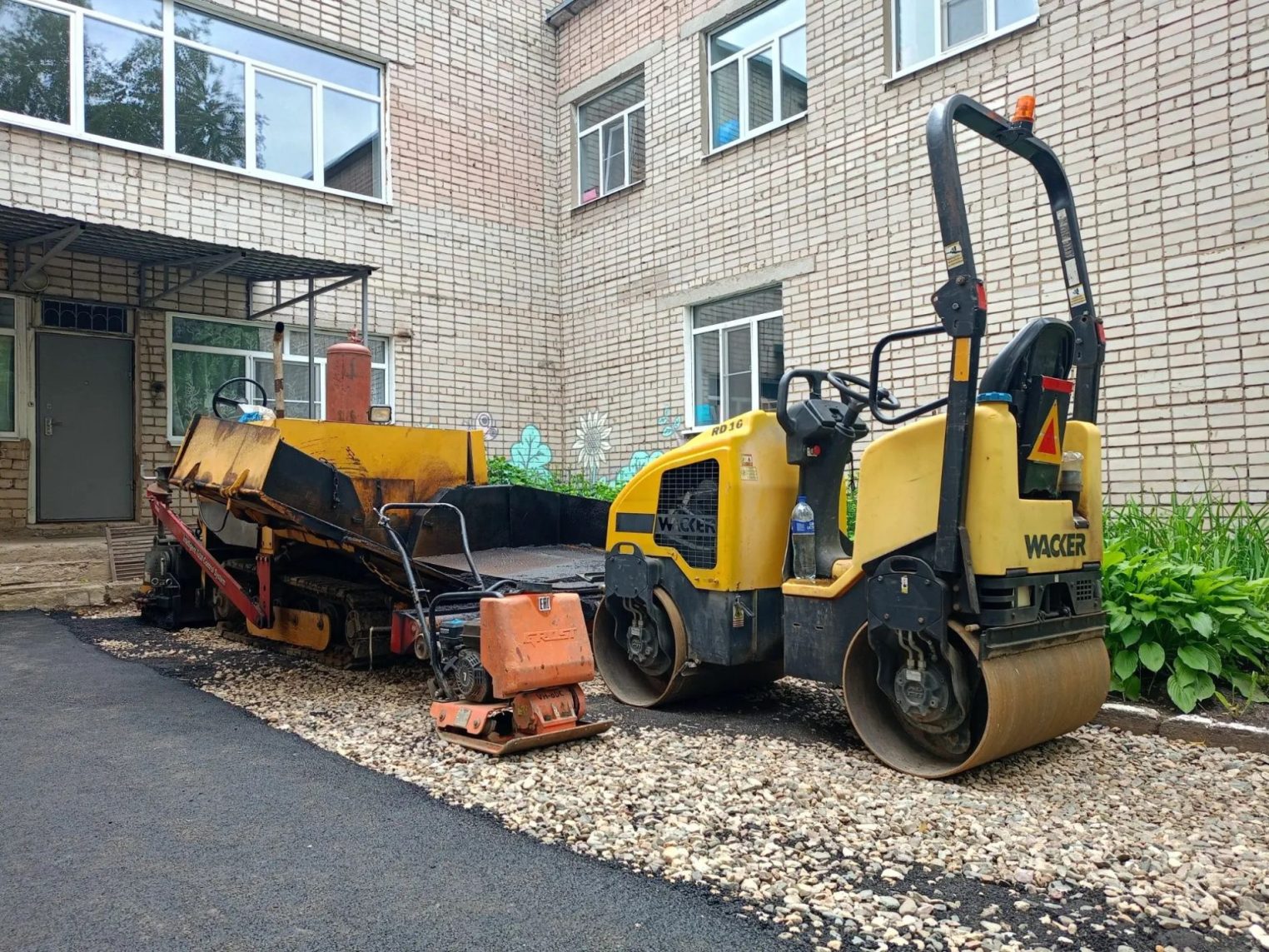 В Костромской области стартовало благоустройство территорий школ и детских садов