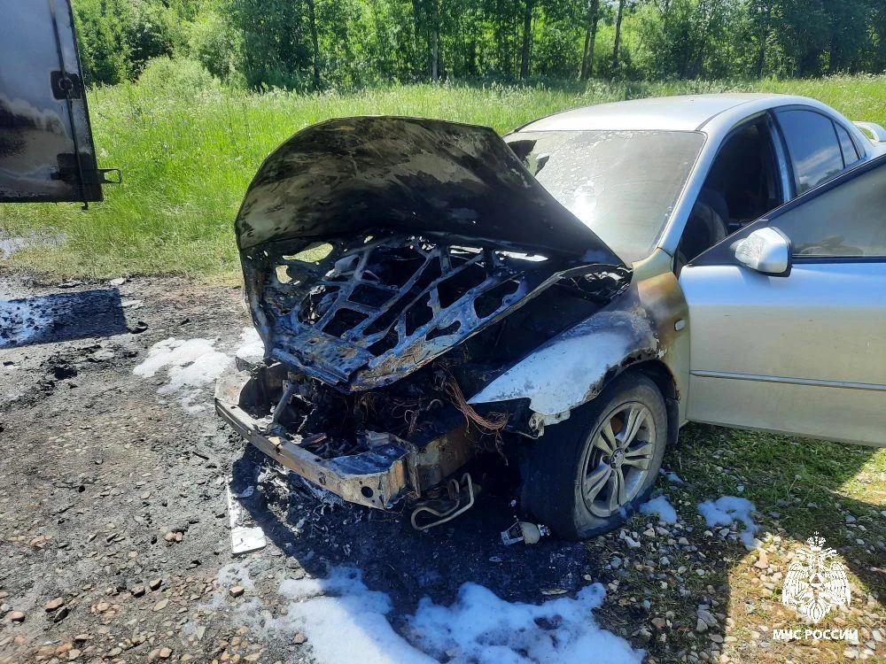 В Прибрежном под Костромой внезапно вспыхнула "Газель"