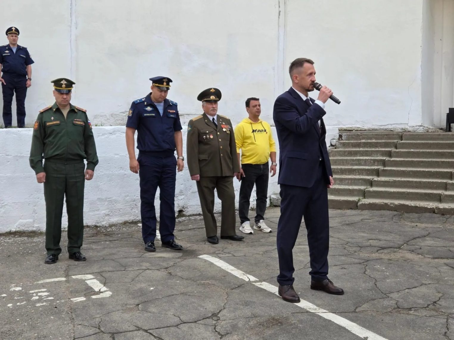 Костромских срочников провожали со слезами на глазах