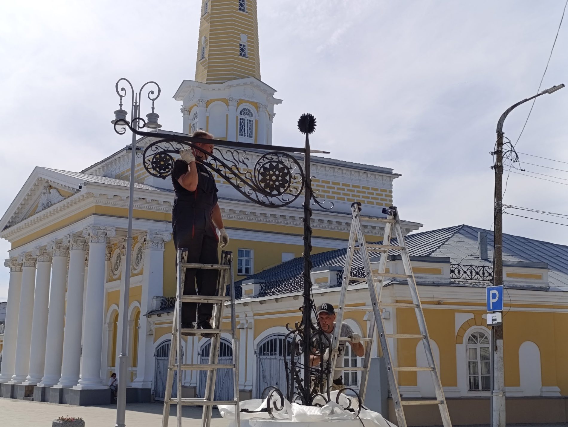 Костромской фонарь, с которым фотографировались миллионы людей со всего мира, снова ожил