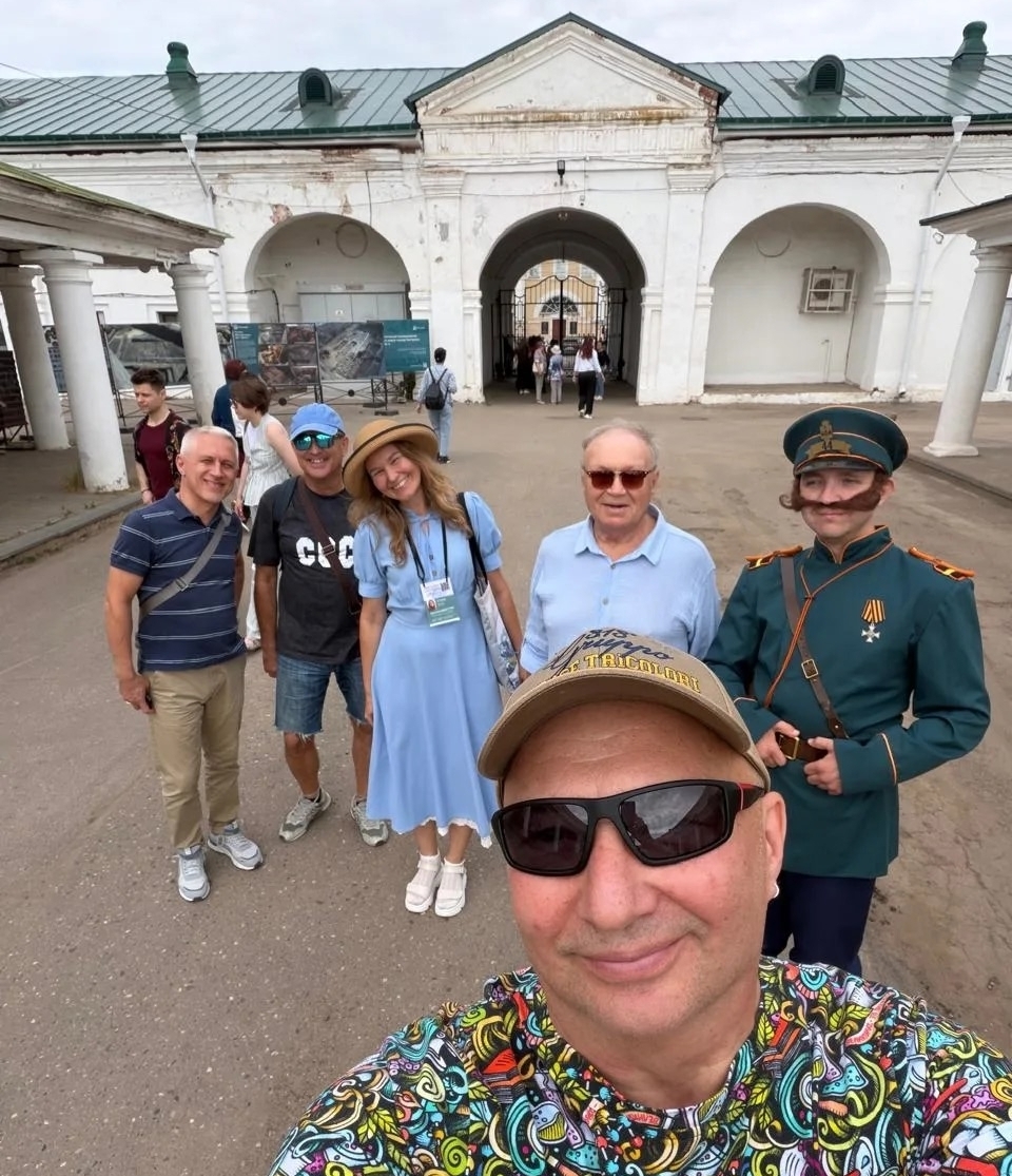 Звезды экрана Юрий Гальцев и Юрий Кузнецов приехали в Кострому на съемки фильма