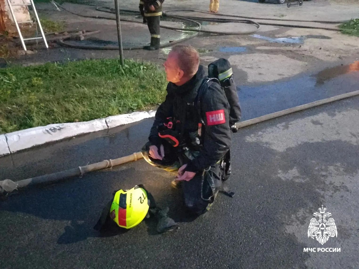 Нежилой дом на Ленина в Костроме вспыхнул в ночи
